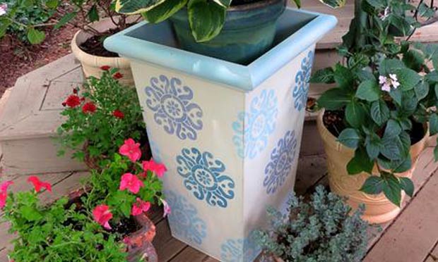11 DIY Outdoor Stencil Projects for Summertime Fun