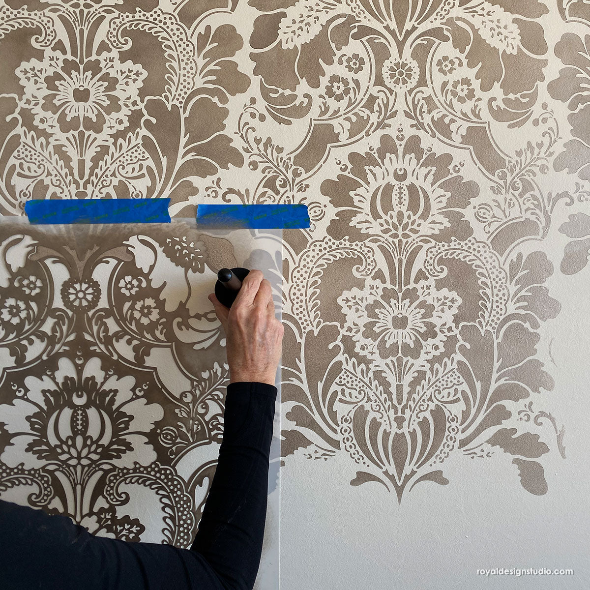 Lisabetta Damask Wall Stencil