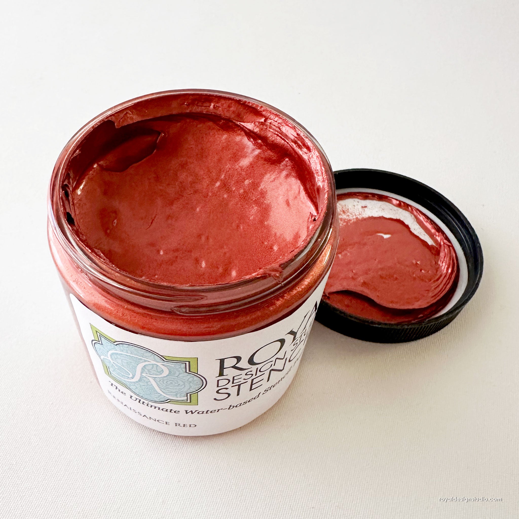 Renaissance Red Stencil Creme