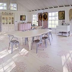 A Sweetly Stenciled Floor at Sweet South Cottage!