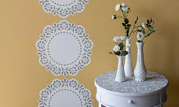 Stencil How-to: Lace Doily Stripe