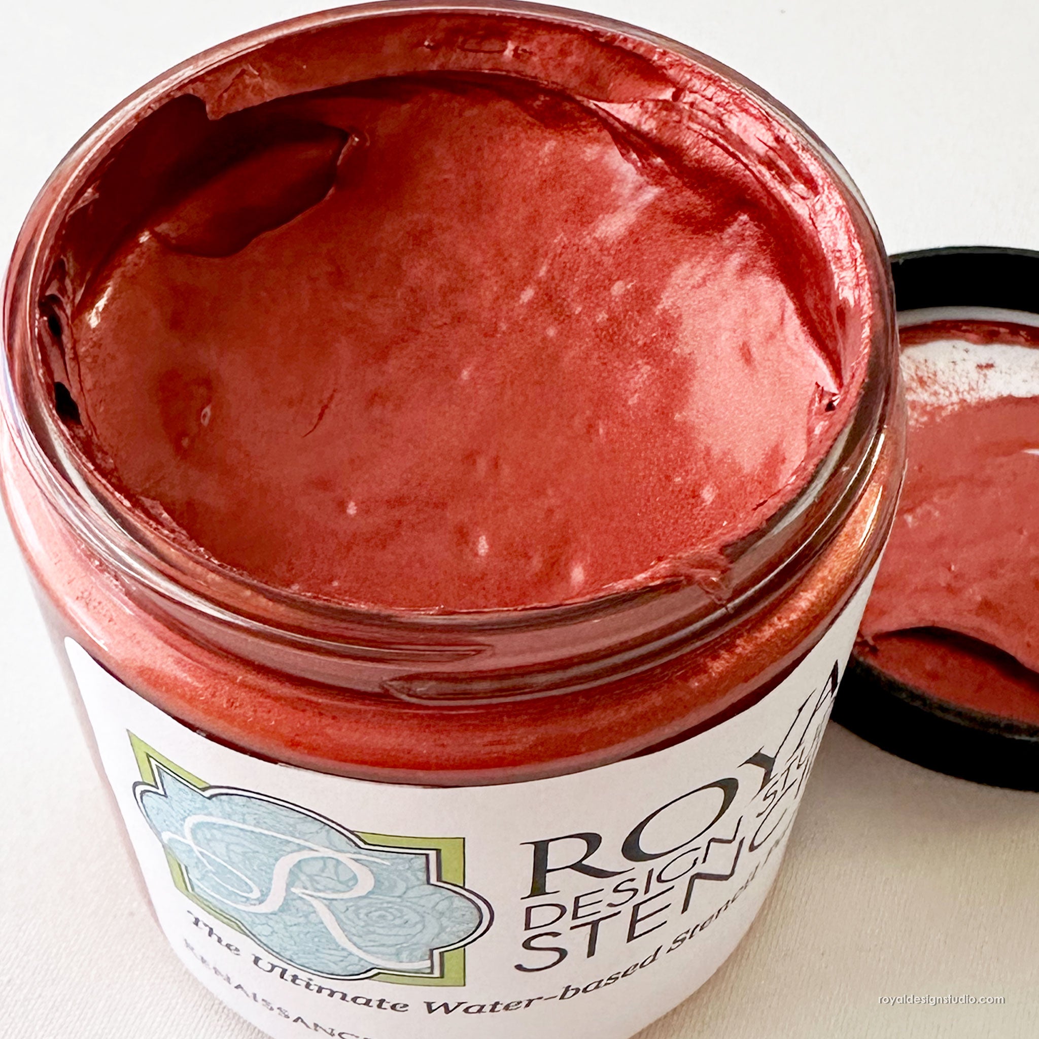 Renaissance Red Stencil Creme