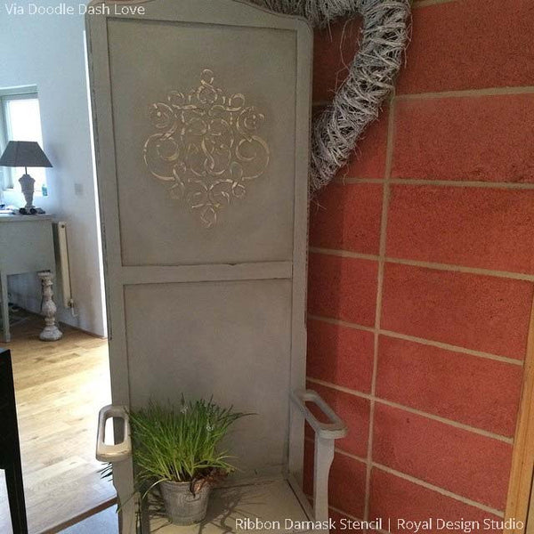 Wall Stencil | Small Ribbon Damask Stencil